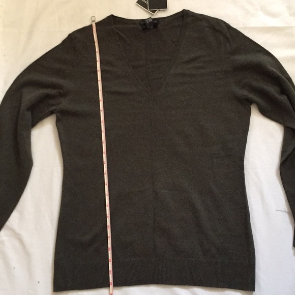 NWT Alfani 2 Ply Cashmere V Neck Sweater - Picture 4 of 6